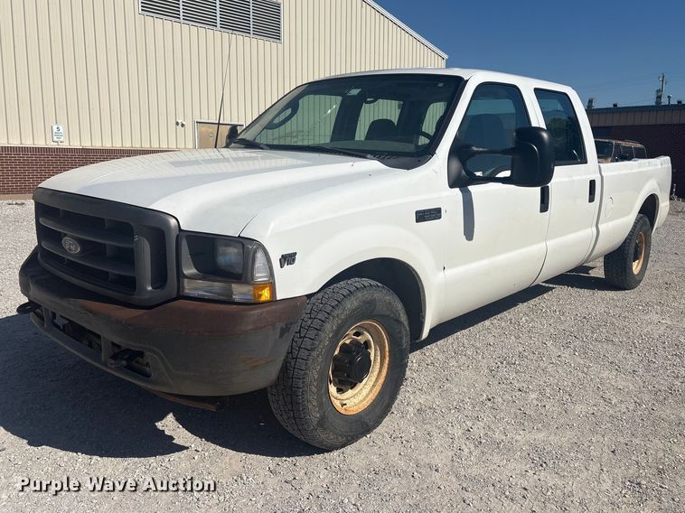2003 Ford F350 Super Duty Crew Cab pickup truck - EV2961