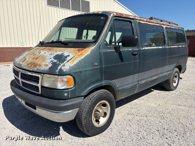 1995 Dodge Ram Wagon van - EV2962