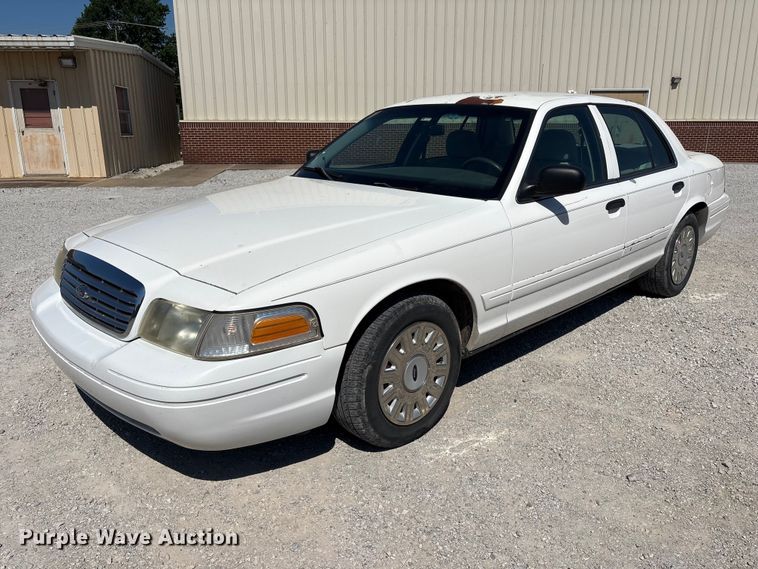 2005 Ford Crown Victoria  - EV2963