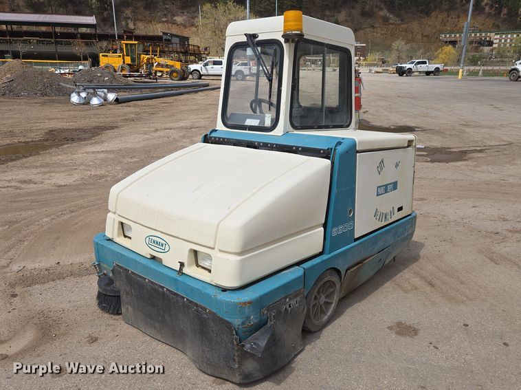 Tennant 6600 sweeper - EV5989