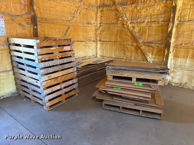 Cardboard shipping boxes - EW4563