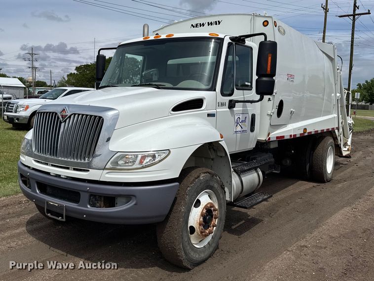 2012 International DuraStar refuse truck - FB7344