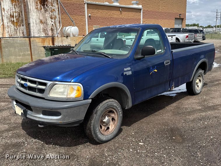 1997 Ford F150 pickup truck - FB7347
