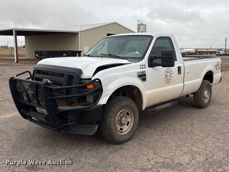 2010 Ford F250 Super Duty pickup truck - FC2219