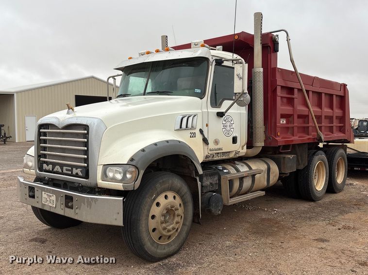 2012 Mack GU dump truck - FC2220