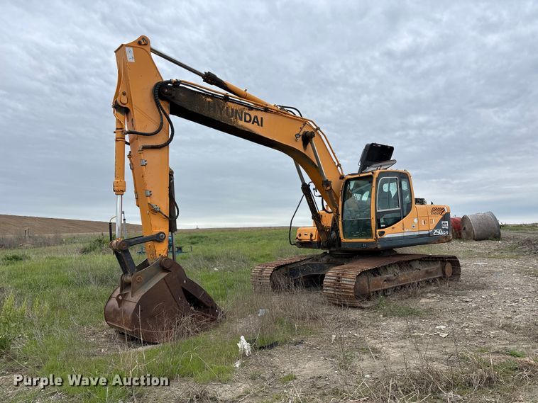 Hyundai Robex 250LC-9 excavator - FC4632