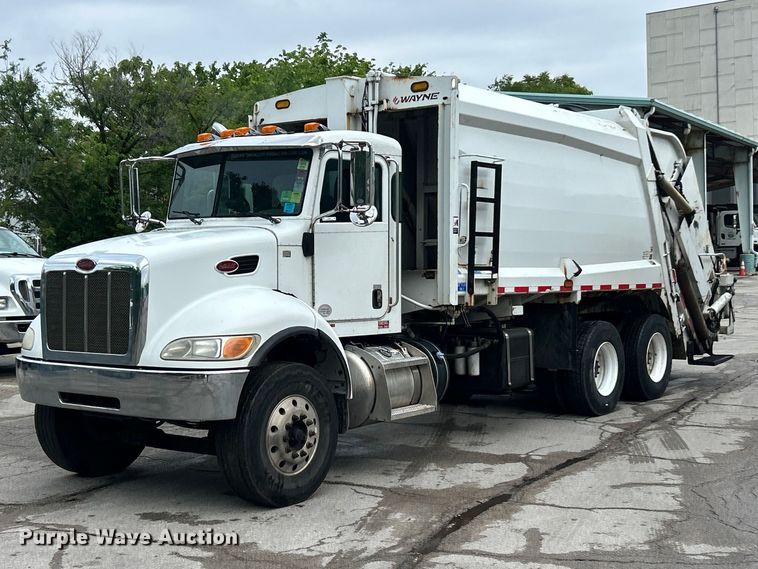 2013 Peterbilt 348 refuse truck - FC5511