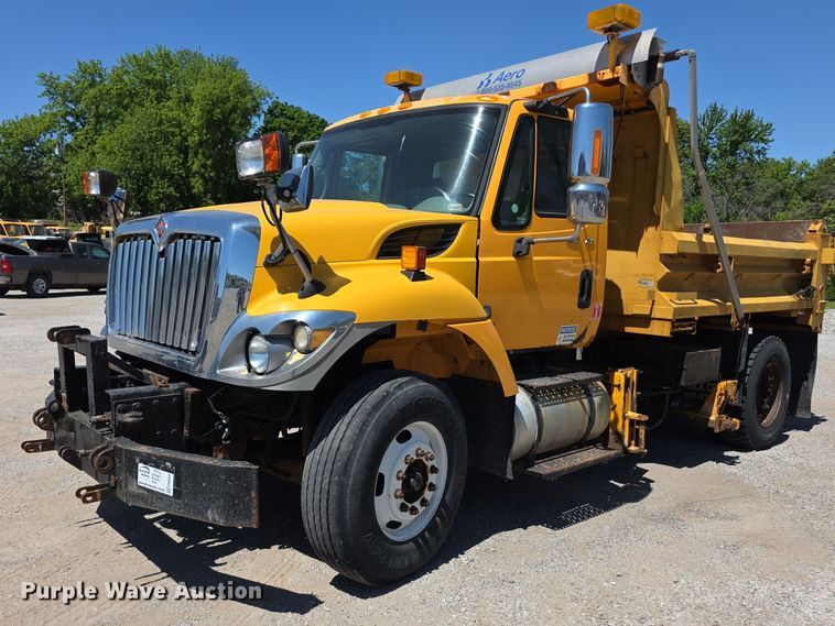 2008 International 7400 dump truck - FH6005