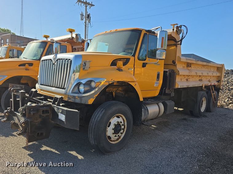 2013 International 7500 dump truck - FH6013