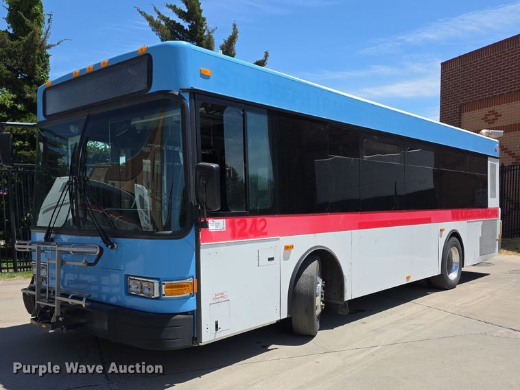 2012 Gillig G27E102N2 shuttle bus - FH6033
