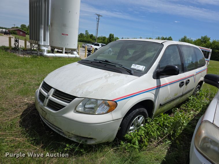 2005 Dodge Grand Caravan van - FH6036