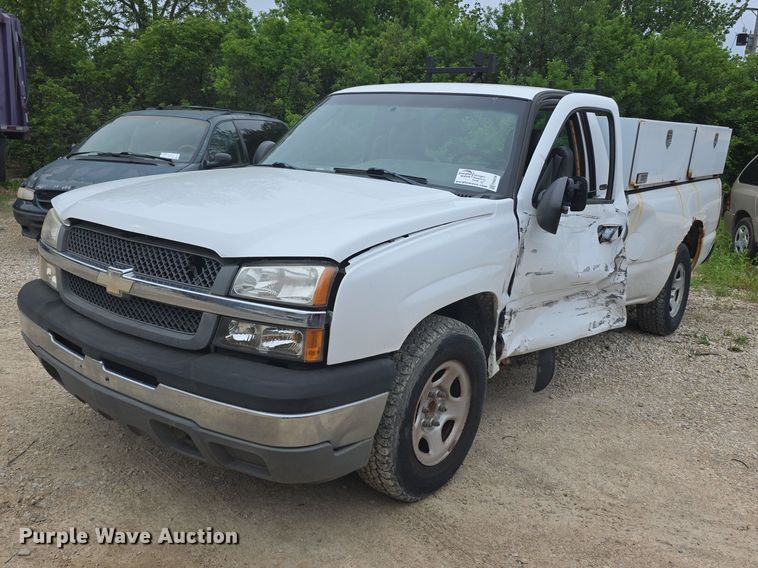 2003 Chevrolet Silverado 1500 pickup truck - FH6038