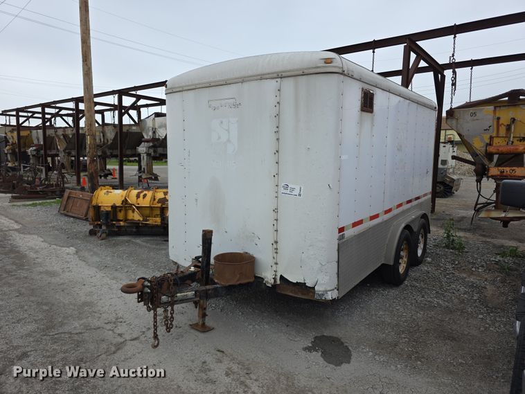 2005 DooLittle enclosed cargo trailer - FH6047