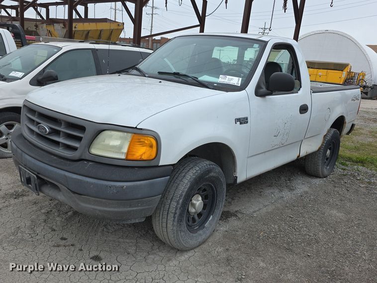 2004 Ford F150 pickup truck - FH6088
