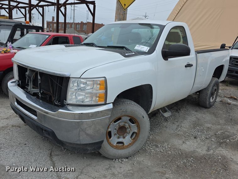 2014 Chevrolet Silverado 2500HD pickup truck - FH6090