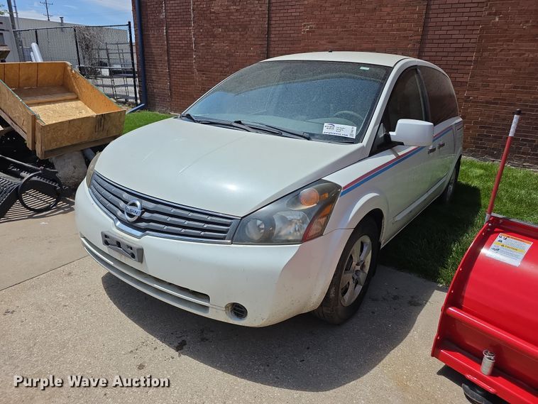 2009 Nissan Quest van - FH6104