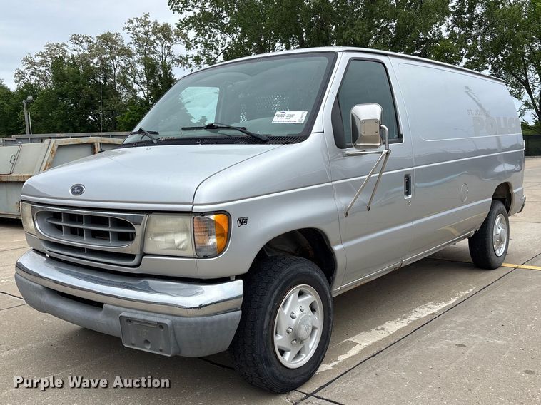 2000 Ford E250 van - FH6112