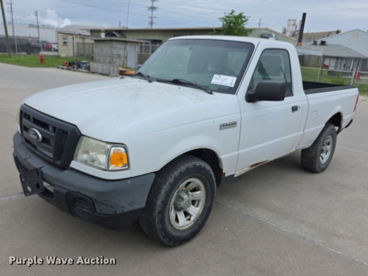 2011 Ford Ranger pickup truck - FH6117