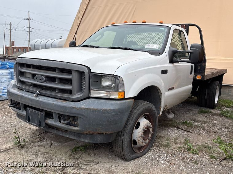 2003 Ford F450 flatbed truck - FH7123