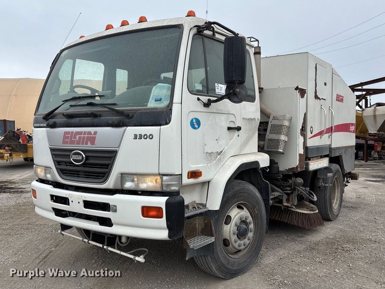 2009 Elgin Eagle street sweeper truck - FH7126