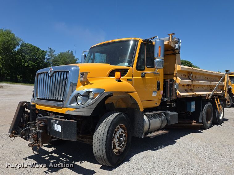 2012 International 7500 dump truck - FI0996