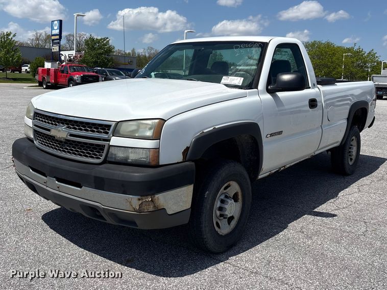 2005 Chevrolet Silverado 2500HD pickup truck - FK1448