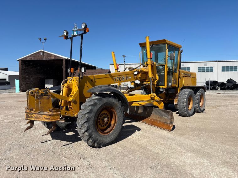 1990 John Deere 770 B-H motor grader - FK1478