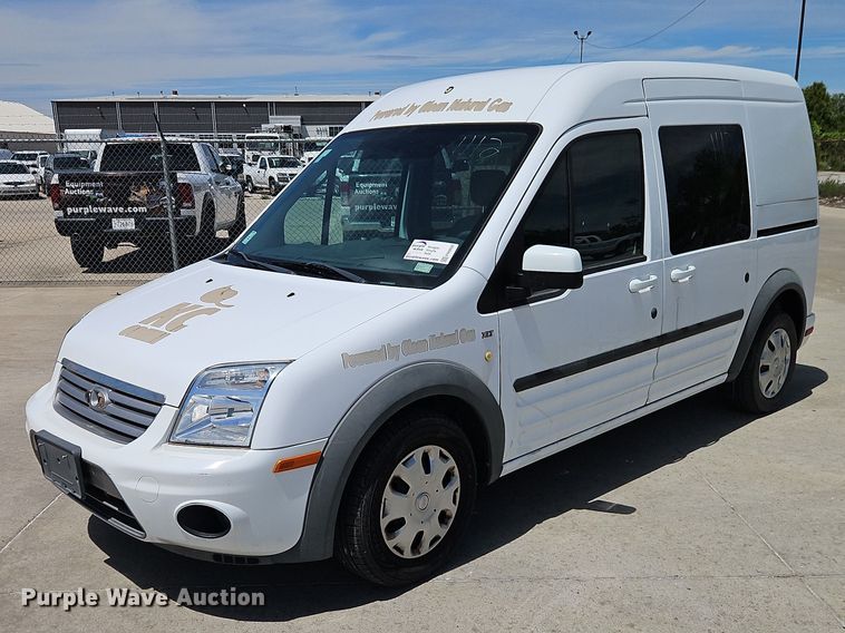 2011 Ford Transit Connect XLT van - FN5650