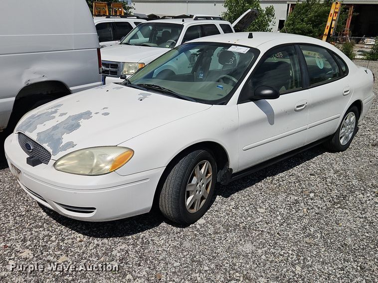 2007 Ford Taurus Passenger vehicle - FN5665