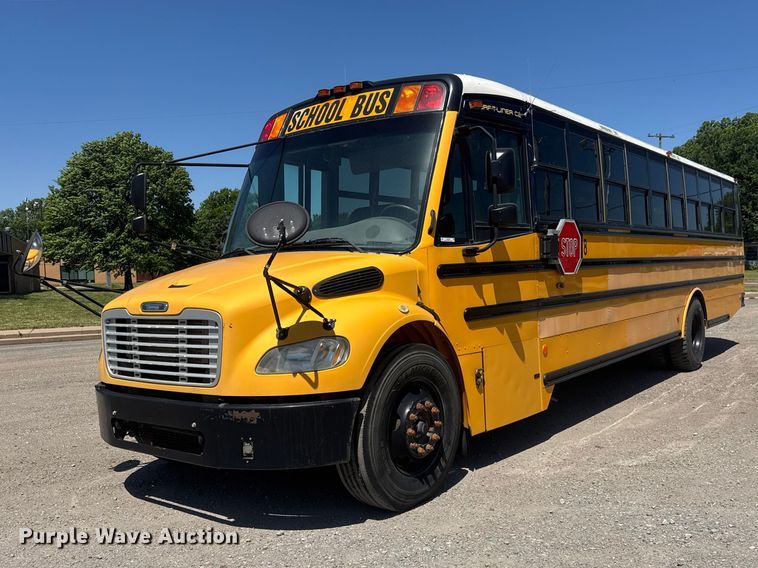 2008 Freightliner B2 school bus - MX9286