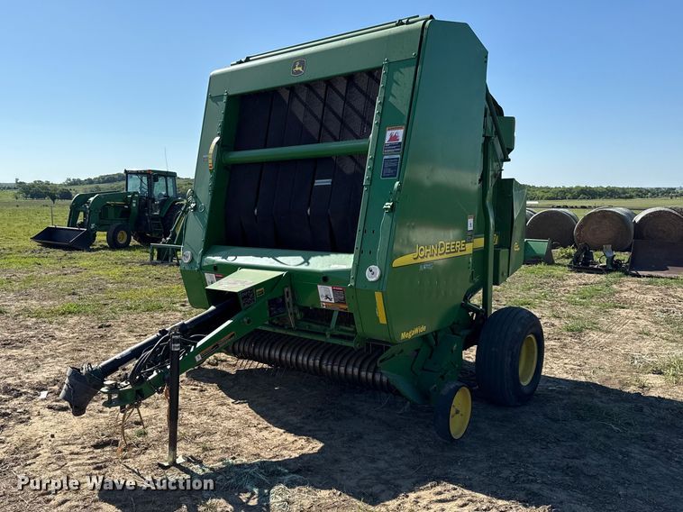 John Deere 567 round baler - DZ4474