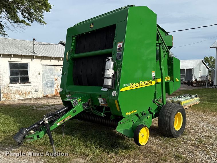 John Deere 567 round baler - EC4584