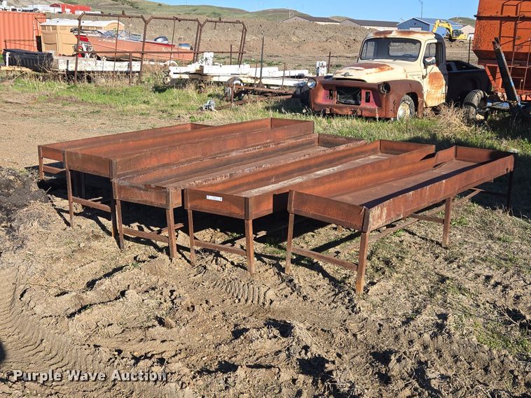 (6) feed bunks - ER1534