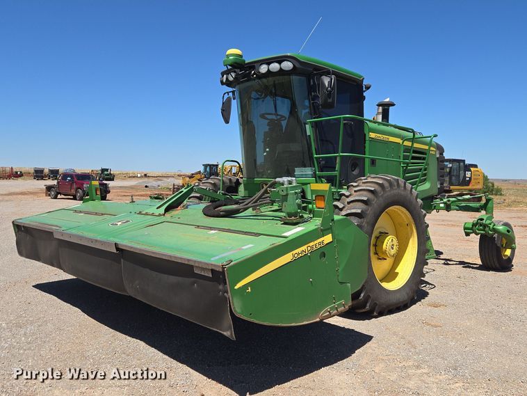 2012 John Deere R450 swather / windrower - EW0137