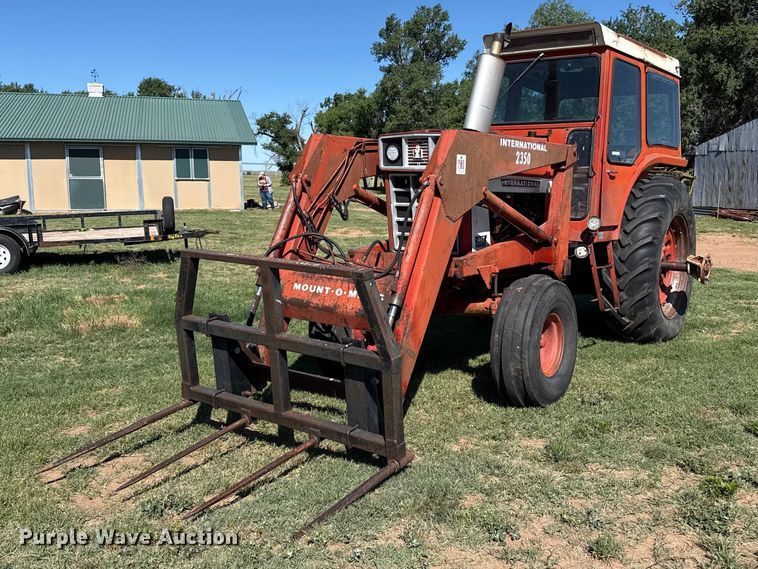 1973 International 1466 Farmall tractor - EW4536