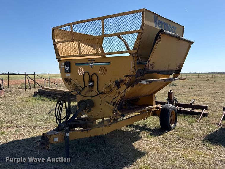 1999 Vermeer BP6800 bale processor - EW4572