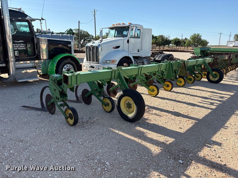 John Deere row crop cultivator - FC2270
