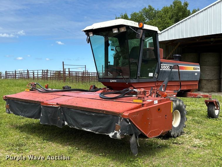Hesston 8500 swather / windrower - FG0346
