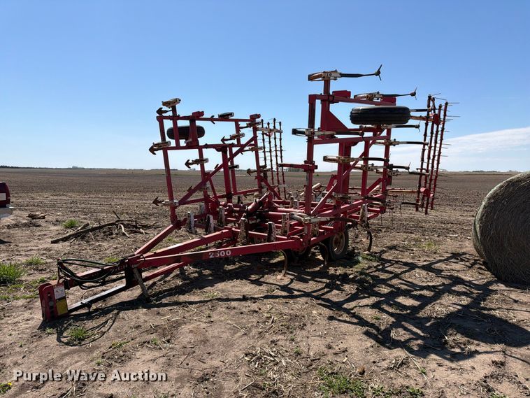 Wil-Rich 2500 field cultivator - FK0169