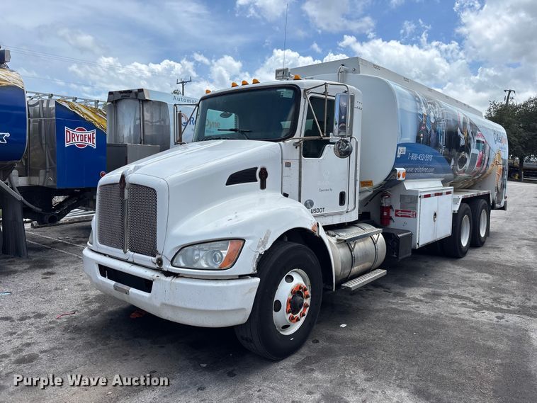 2017 Kenworth T370 lube truck - DU0492