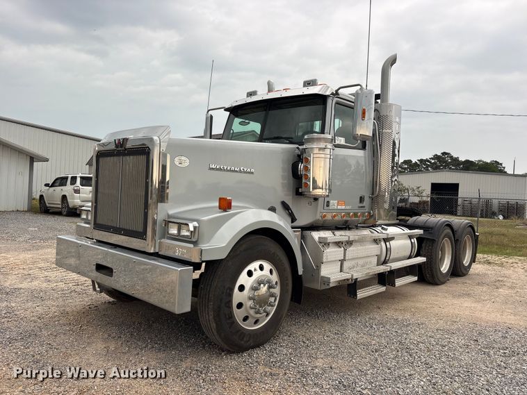 2022 Western Star 4900EX semi truck - ED5236