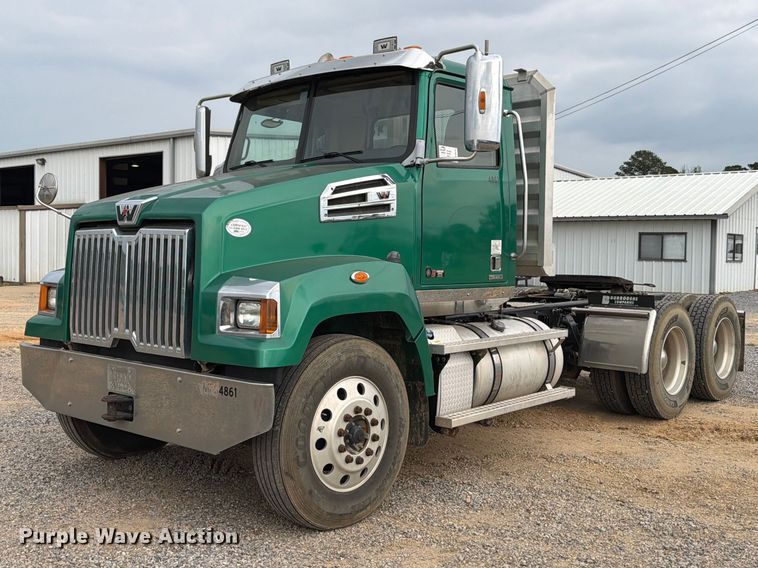2021 Western Star 4700SF semi truck - ED5242