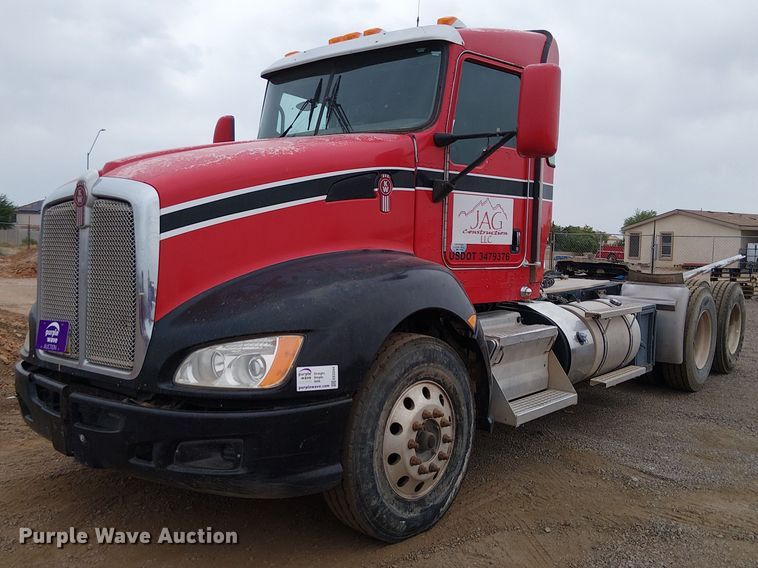 2013 Kenworth T660 semi truck - EE5244