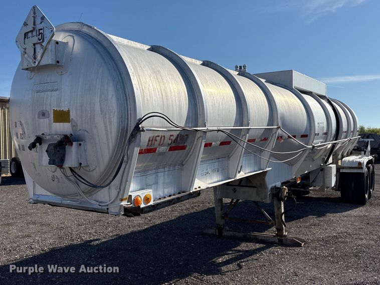 1983 Fruehauf TAO-F2-RDF 5000 tank trailer - EG8944