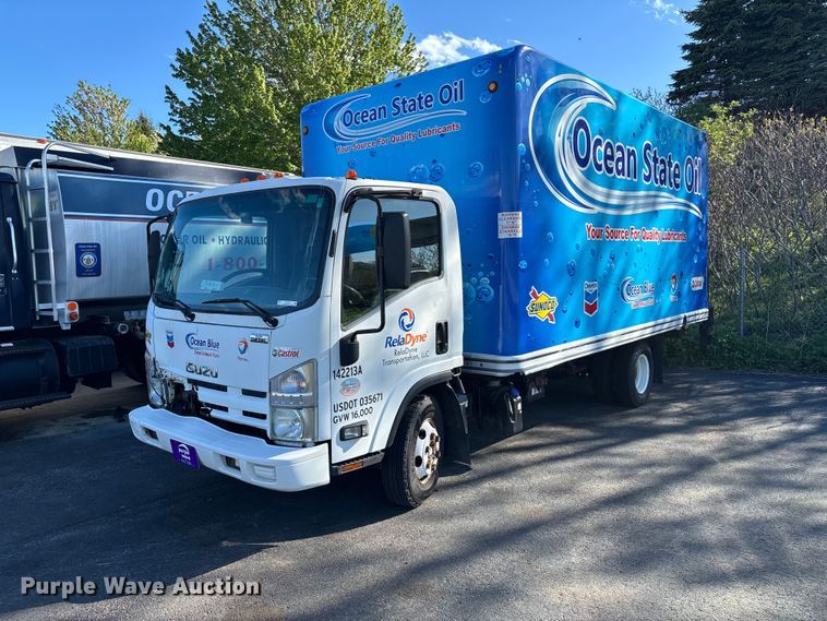 2014 Isuzu Npr/npr-hd box truck - EM0108