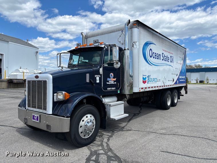 2007 Peterbilt 357 box truck - EM0113