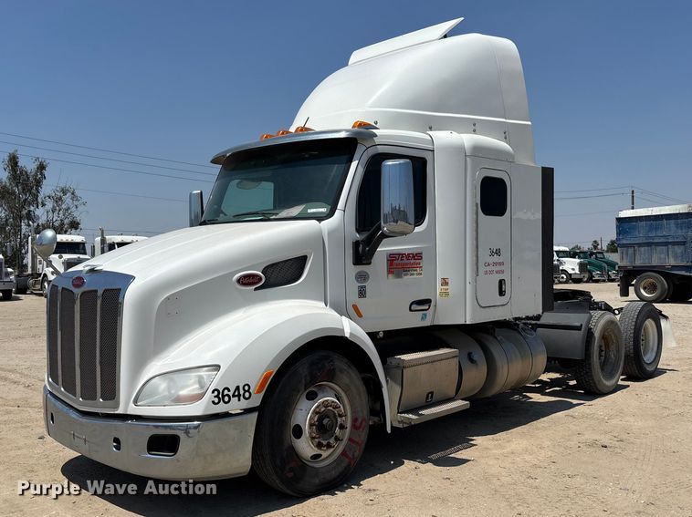 2018 Peterbilt 579 semi truck - ER7573