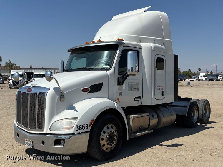 2019 Peterbilt 579 semi truck - ER7575