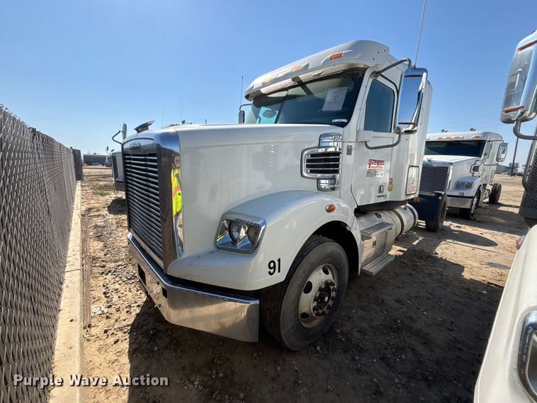 2013 Freightliner Coronado SD 122  - ER7580