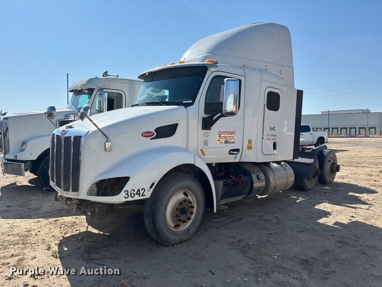 2018 Peterbilt 579 semi truck - ER7581